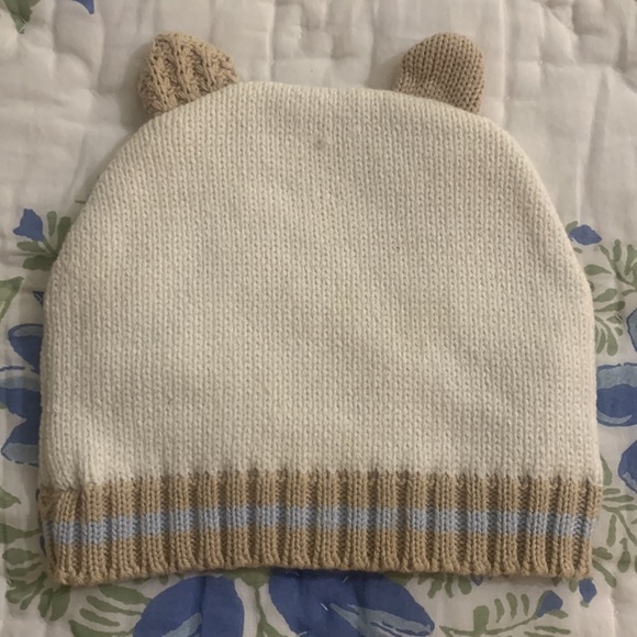 Adorable cotton knit baby bear beanie with hand embroidered face & 3d ears - Picture 2 of 9